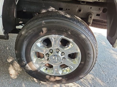 Used 2023 RAM 2500 Big Horn w/ Level 1 Equipment Group image 31