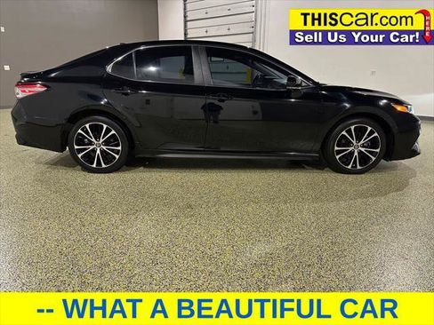 Used 2019 Toyota Camry SE image 7