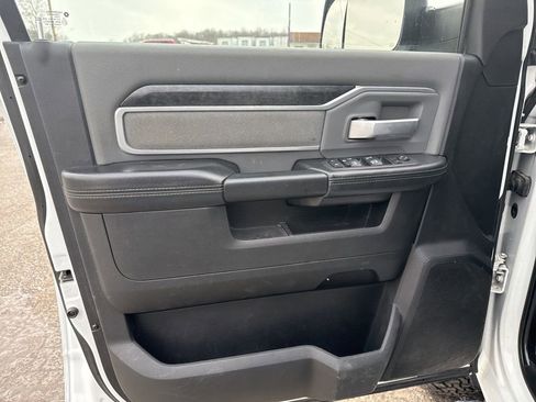 Used 2022 RAM 3500 Big Horn AWD/4WD image 43