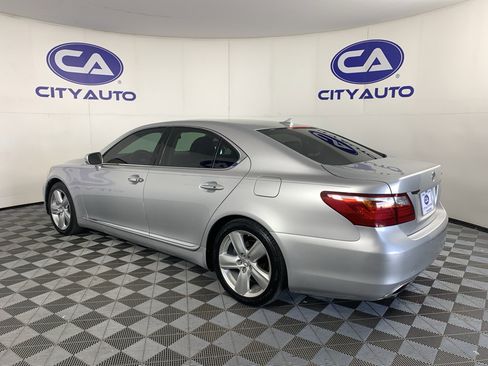 Used 2012 Lexus LS 460 w/ Comfort Pkg image 5