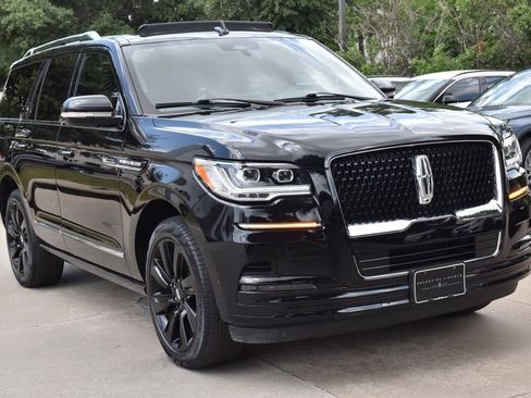 Certified 2024 Lincoln Navigator Reserve AWD/4WD image 4