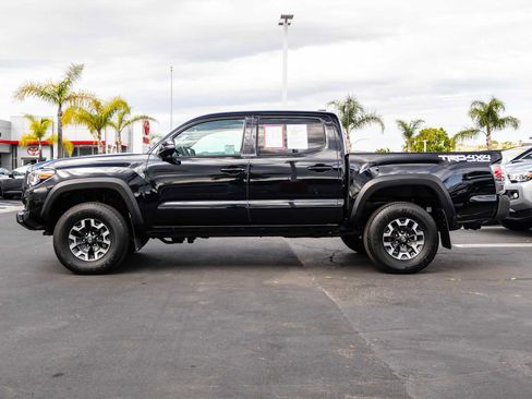 Certified 2020 Toyota Tacoma TRD Off-Road image 5
