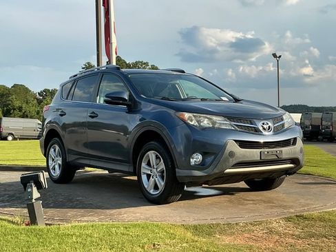 Used 2014 Toyota RAV4 XLE FWD image 1