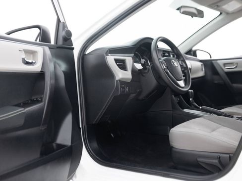 Used 2015 Toyota Corolla LE FWD image 24