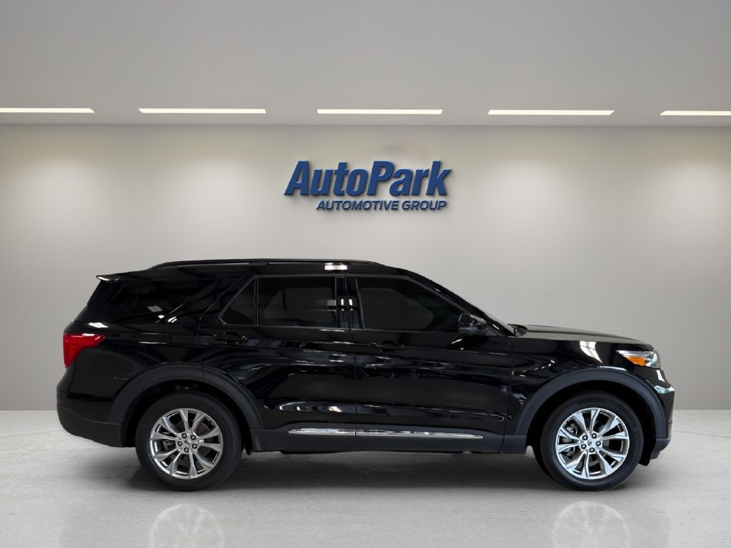 Used 2024 Ford Explorer XLT w/ Equipment Group 202A AWD/4WD image 8