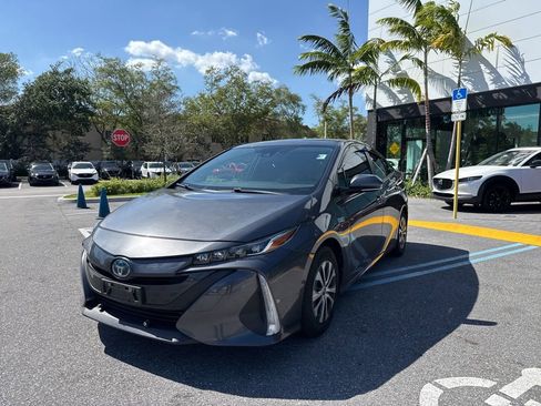 Used 2021 Toyota Prius Prime XLE w/ Carpet Mat Package (TMS) image 11