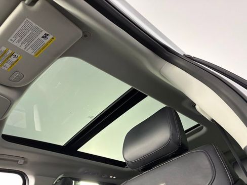 Used 2025 Ford Expedition Platinum image 26