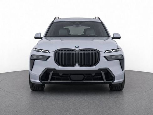 Used 2026 BMW X7 xDrive40i AWD/4WD image 2