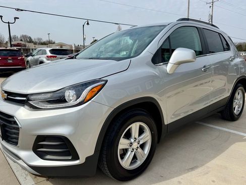 Used 2020 Chevrolet Trax LT w/ Driver Confidence Package image 4
