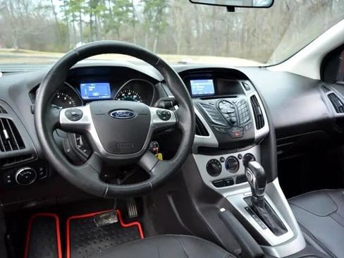 Used 2014 Ford Focus SE w/ Equipment Group 201A image 17