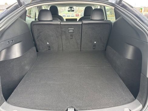 Used 2021 Tesla Model Y Long Range image 7
