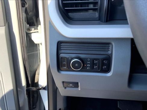 Certified 2025 Ford F250 XLT w/ 360-Degree Camera Package AWD/4WD image 35