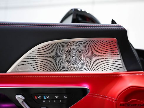 Used 2022 Mercedes-Benz SL 55 AMG 4MATIC w/ Driver Assistance Package image 57