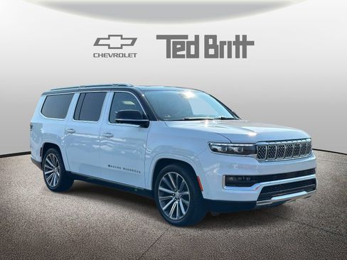 Used 2023 Jeep Grand Wagoneer L Series II AWD/4WD image 3