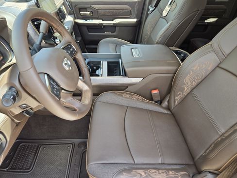 New 2026 RAM 2500 Limited AWD/4WD image 11
