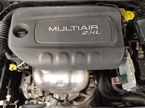 Used 2015 Chrysler 200 C image 30