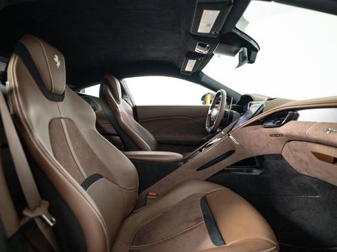 Used 2024 Ferrari Roma image 39