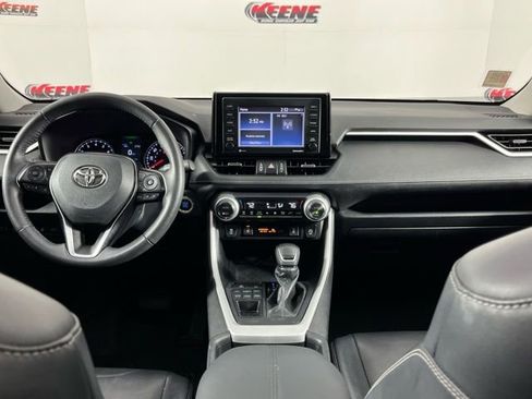 Used 2020 Toyota RAV4 XLE Premium image 13