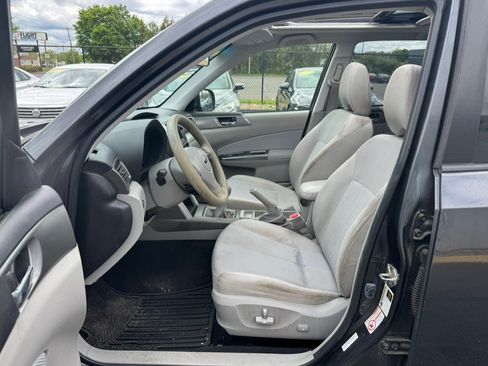 Used 2013 Subaru Forester 2.5X Premium AWD/4WD image 16