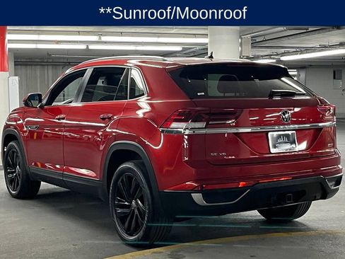 Certified 2022 Volkswagen Atlas Cross Sport SE w/ Panoramic Sunroof Package AWD/4WD image 5