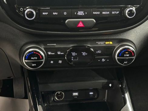 Used 2025 Kia Soul S image 28