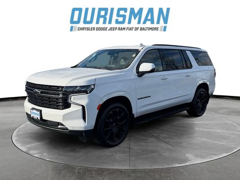 Used 2022 Chevrolet Suburban RST w/ Luxury Package image 2
