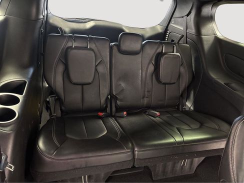 Used 2025 Chrysler Pacifica Select image 27