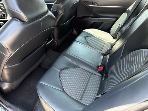 Used 2020 Toyota Camry SE w/ Convenience Package FWD image 16