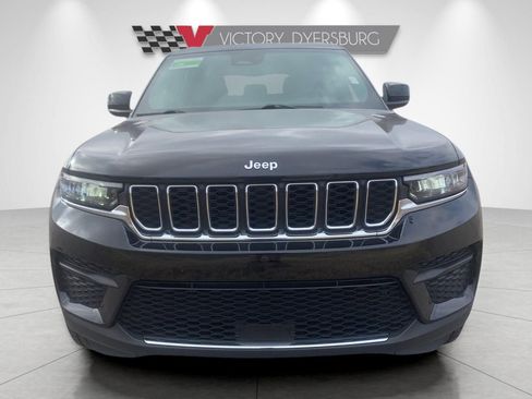 Used 2024 Jeep Grand Cherokee Laredo image 3