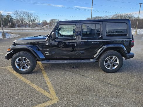 Used 2019 Jeep Wrangler Unlimited Sahara w/ Safety Group image 2