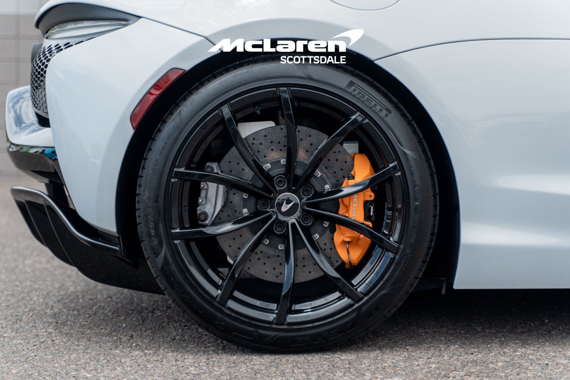 Used 2023 McLaren Artura RWD image 29