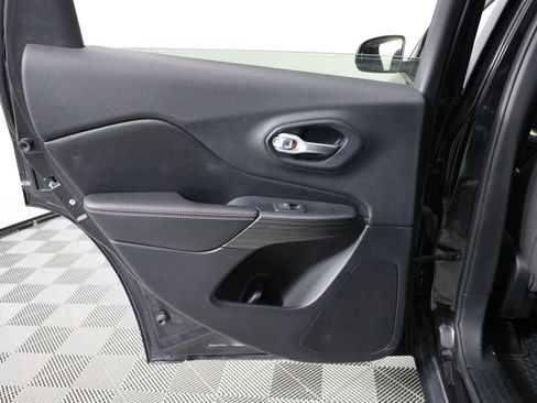 Used 2016 Jeep Cherokee 75th Anniversary image 16