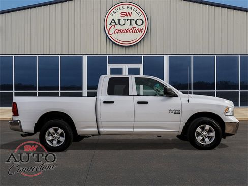 Used 2024 RAM 1500 Classic SLT image 8