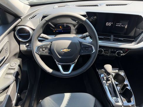 New 2026 Chevrolet Trax LT w/ Driver Confidence Package FWD image 11