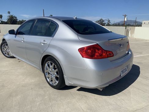 Used 2010 INFINITI G37 Journey w/ Premium Pkg image 11