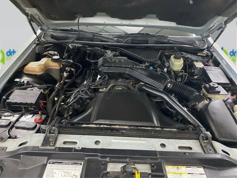 Used 1994 Lincoln Town Car Signature RWD image 12