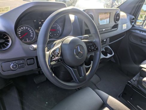 Certified 2024 Mercedes-Benz Sprinter 2500 image 5