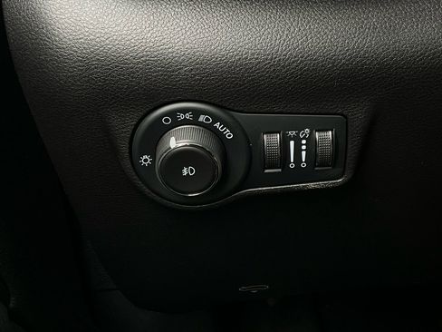 Used 2025 Jeep Compass Trailhawk w/ Trailer Tow Group image 21