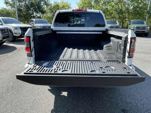 New 2025 Nissan Frontier SV w/ SV Convenience Package AWD/4WD image 8