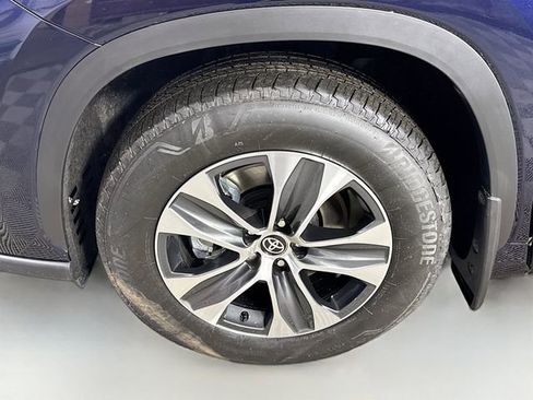 New 2026 Toyota Highlander XLE image 4