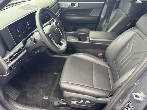 Used 2025 Hyundai Santa Fe SEL image 9