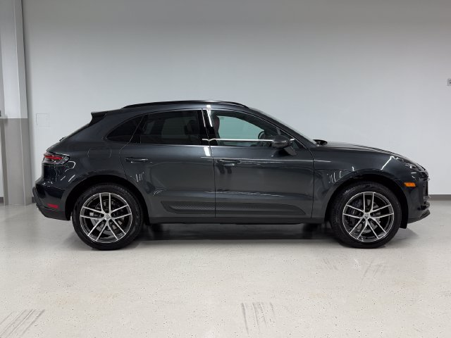Certified 2026 Porsche Macan AWD/4WD image 6