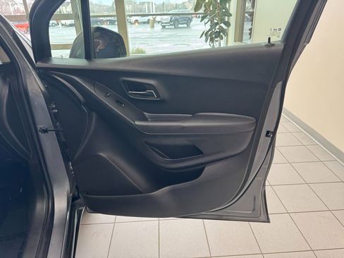 Used 2015 Chevrolet Trax LT image 14