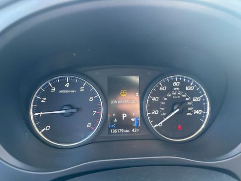 Used 2018 Mitsubishi Outlander SE image 16