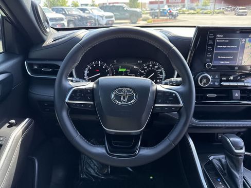Used 2021 Toyota Highlander XSE AWD/4WD image 17