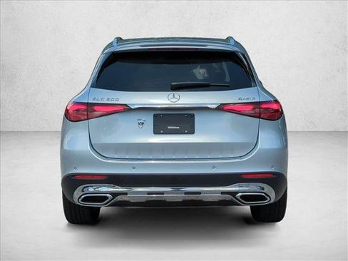Used 2024 Mercedes-Benz GLC 300 4MATIC image 6