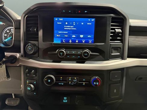 Used 2023 Ford F150 XLT w/ Trailer Tow Package image 17