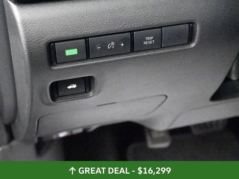 Used 2024 Nissan Sentra SV image 27