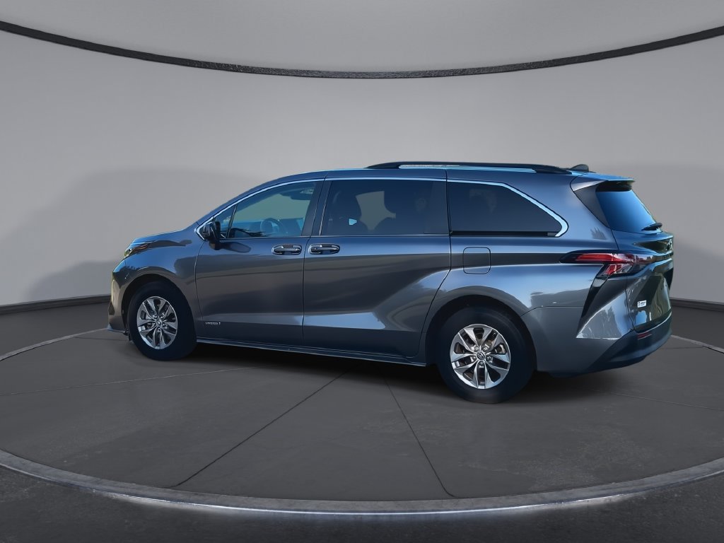 Used 2021 Toyota Sienna LE FWD image 6