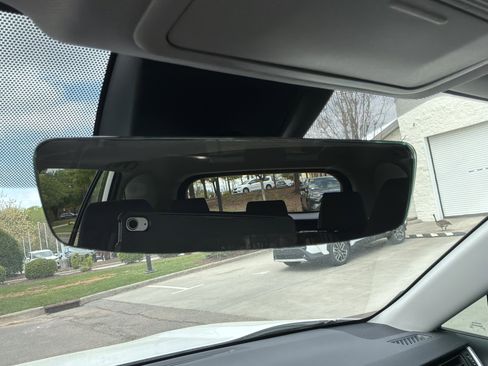 Used 2025 Toyota RAV4 XLE w/ Convenience Package image 28